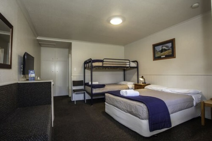 Room 28 of 89