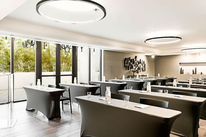 Meeting facility