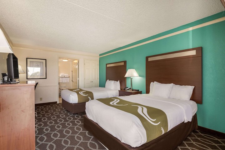 2 Double Beds (7 of 12)
