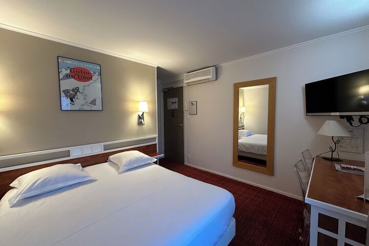 Room 12 of 46