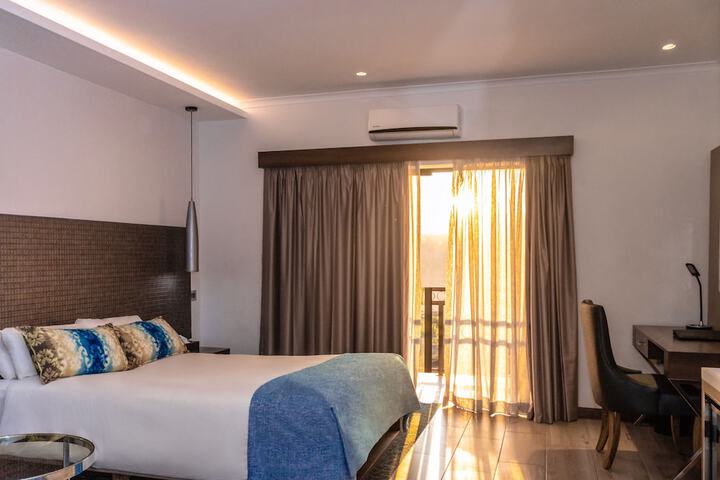 Room 10 of 30
