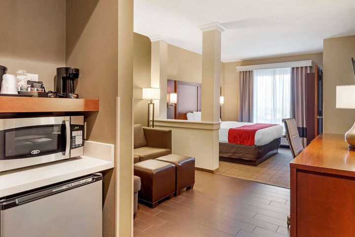 Room 32 of 62