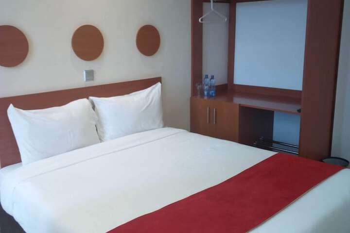 Room 7 of 36