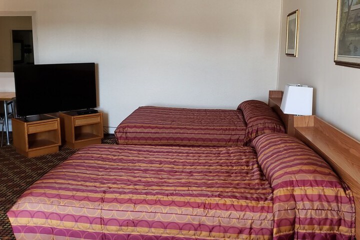 Room 9 of 32