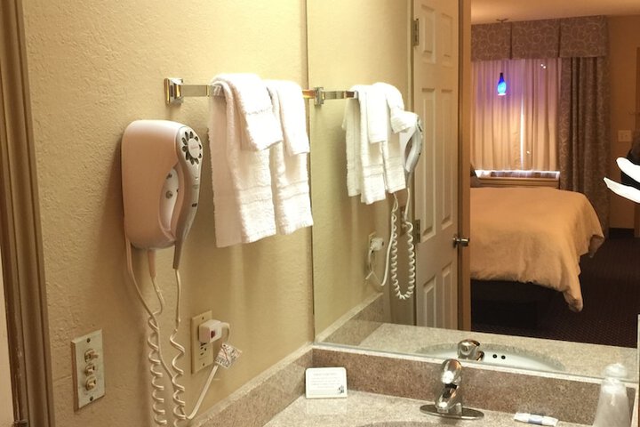 Bathroom sink