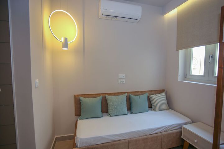 Room 11 of 40