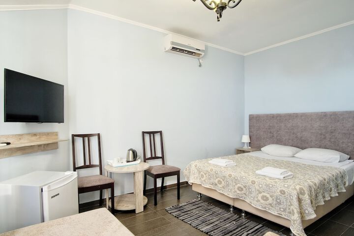 Room 5 of 44