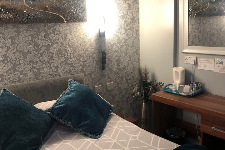 Room 13 of 30