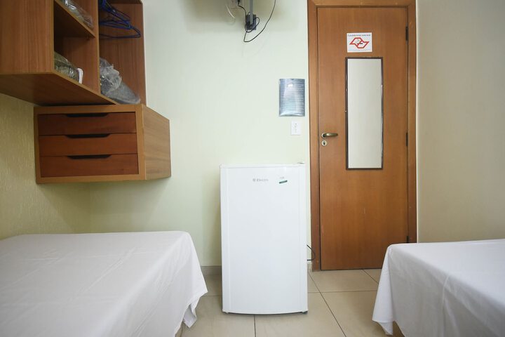 Room 12 of 38