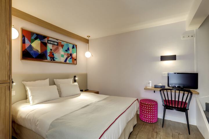 Room 35 of 47