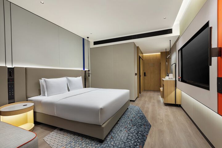 Room 7 of 37