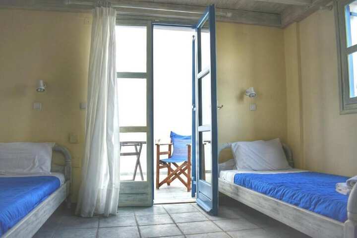 Room 9 of 28