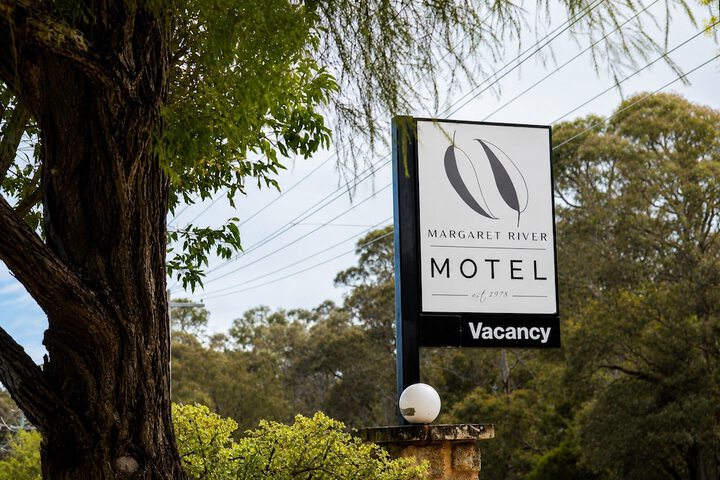 Hotel Entry