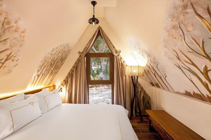 Room 4 of 79
