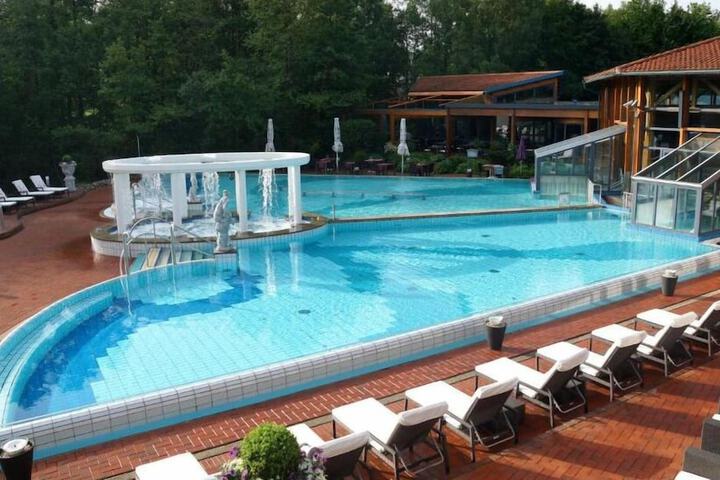 Pool 18 of 33