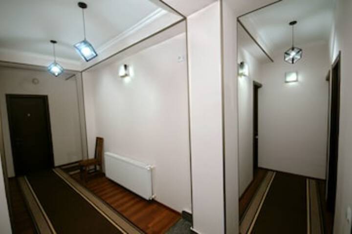Ballroom/Hall 3 of 8