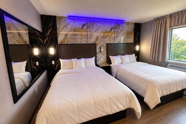 Room 6 of 16