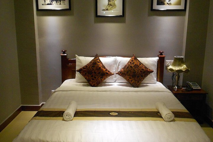 Room 3 of 43