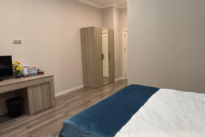 Room 8 of 23