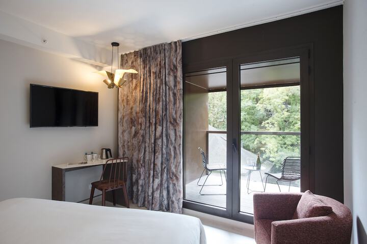 Room 7 of 42