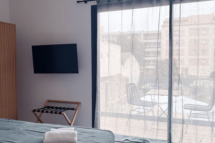 Room 10 of 27