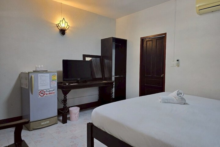 Room 8 of 23