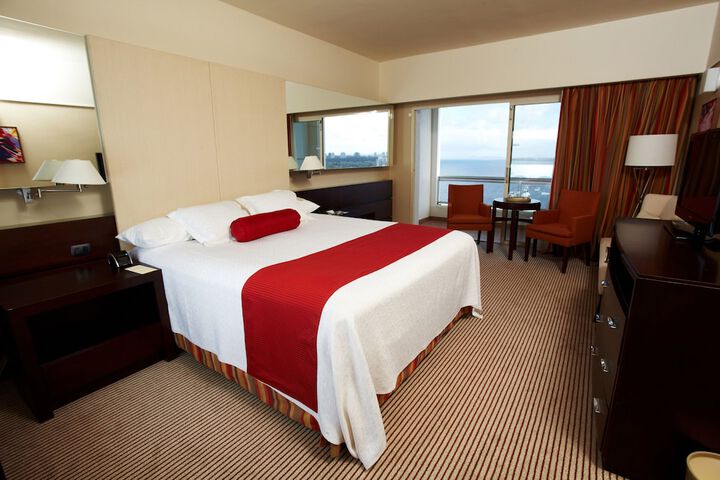 Room 5 of 68