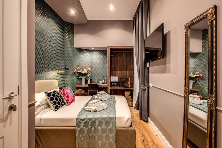Room 4 of 115
