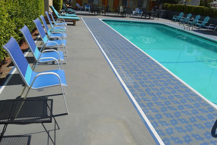 Hotel Pool