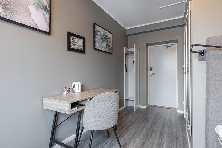 Room 10 of 92