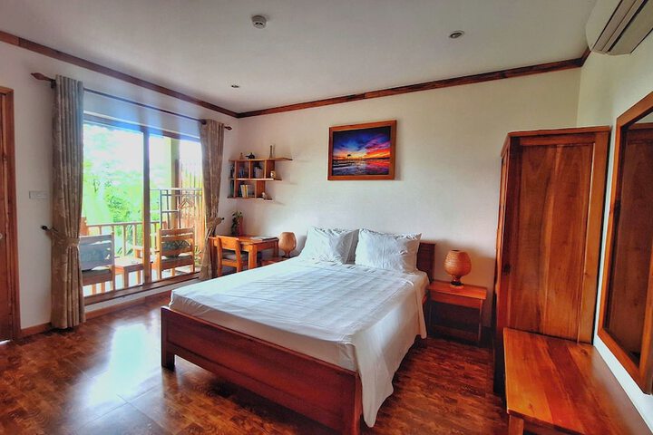 Room 4 of 124