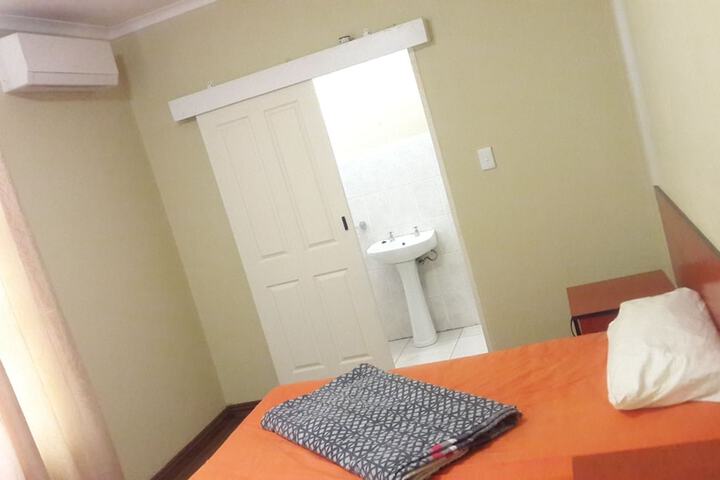 Room 13 of 25