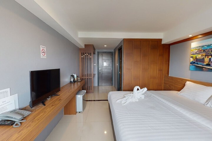 Room 63 of 181