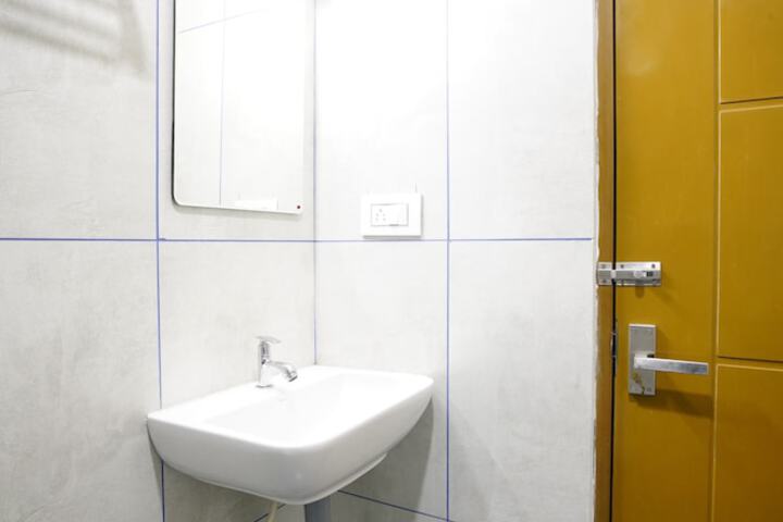 Room 18 of 23