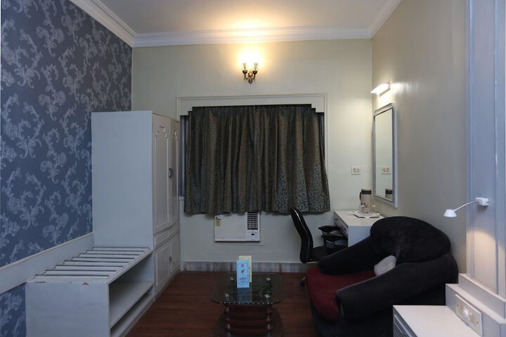 Room 34 of 92