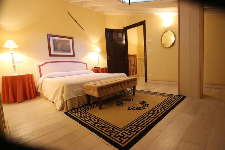 Room 14 of 175