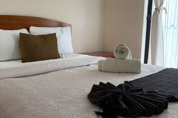 Room 152 of 242