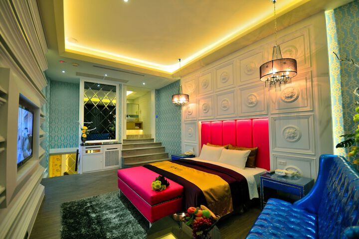 Room 15 of 57