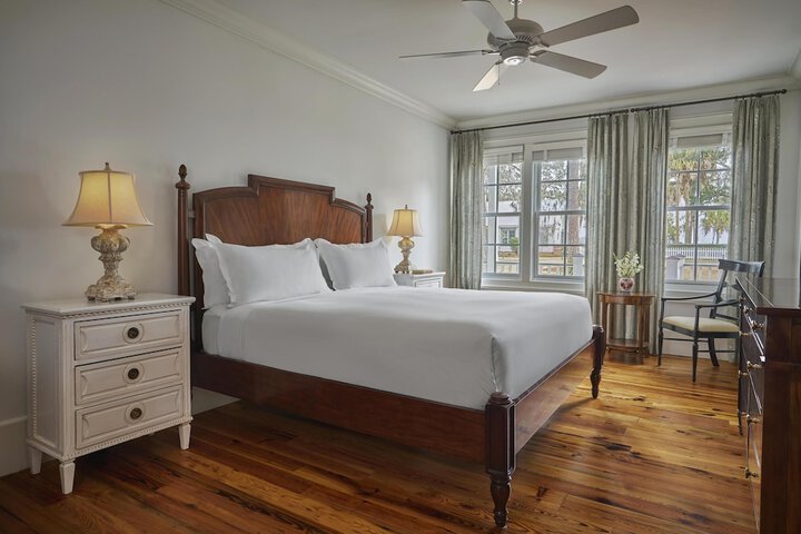 Room 166 of 450
