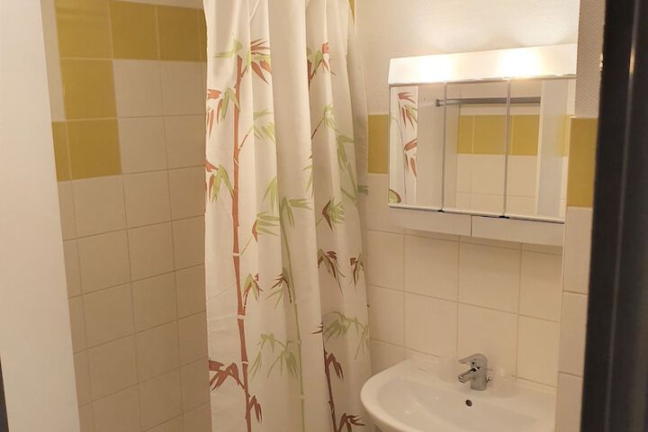 Room 25 of 29