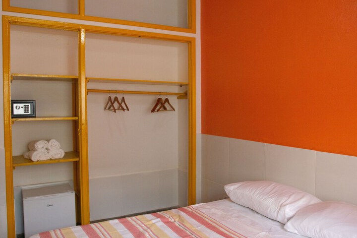 Room 5 of 105
