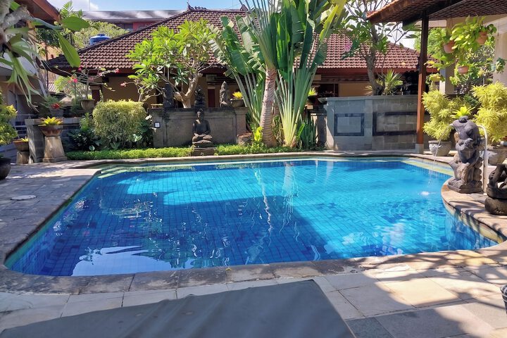 Hotel with Pool
