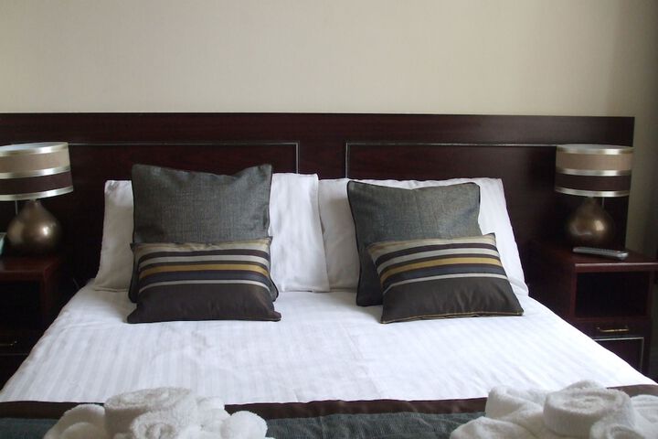 Room 4 of 65
