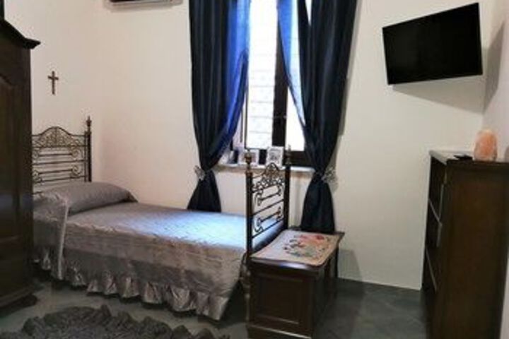 Room 5 of 22