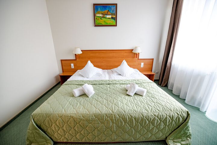 Room 4 of 32