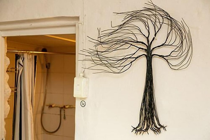 Room 16 of 38