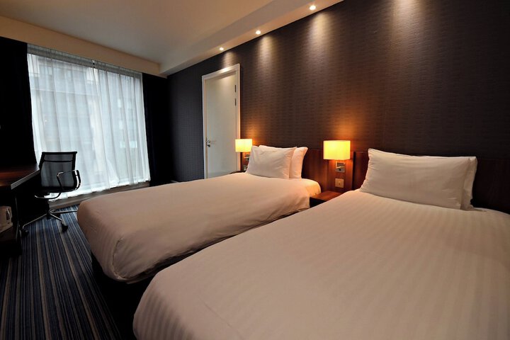 Room 33 of 67