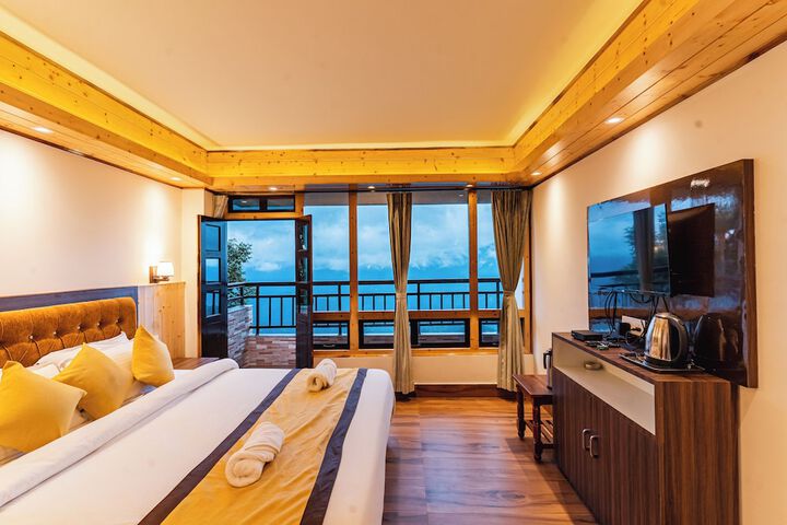 Room 4 of 41