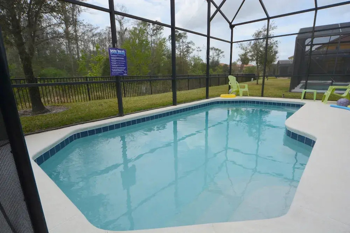 Pool 12 of 23