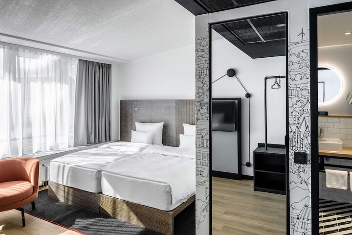 Room 11 of 50